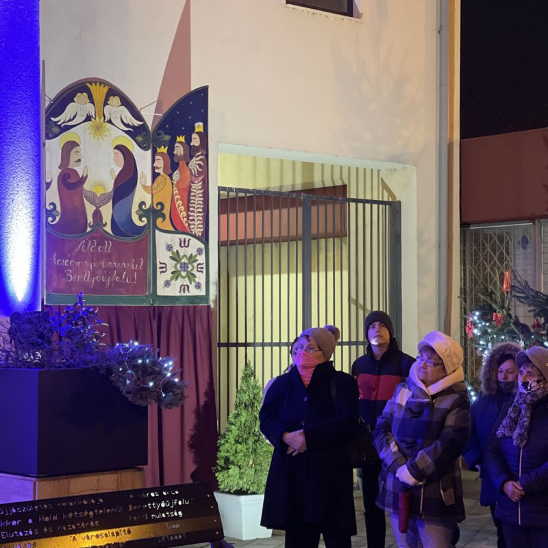 Fellobbant a szeretet lángja 42